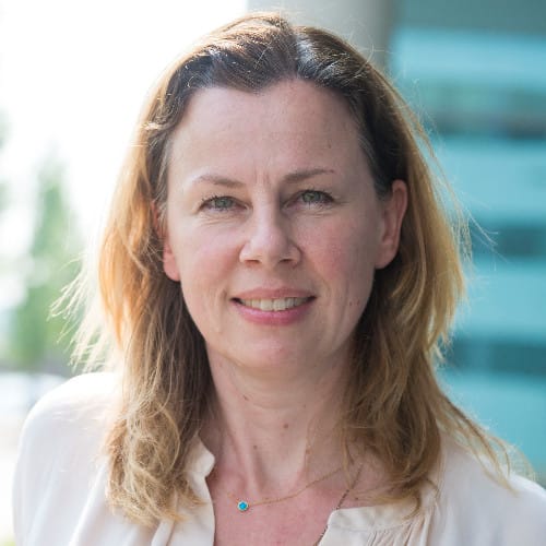 Ingrid  <span style="color: #c06014;">de Bresser </span>